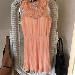 Light peach dress with crocheted collar NWT